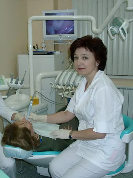 Артимович Наталья Анатольевна — Врач-пародонтолог, хирург